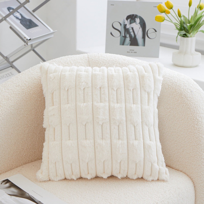 A pair of White Plush Faux Rabbit Fur Throw Pillow Cover – Textured Wheat Ear Design (45x45cm)